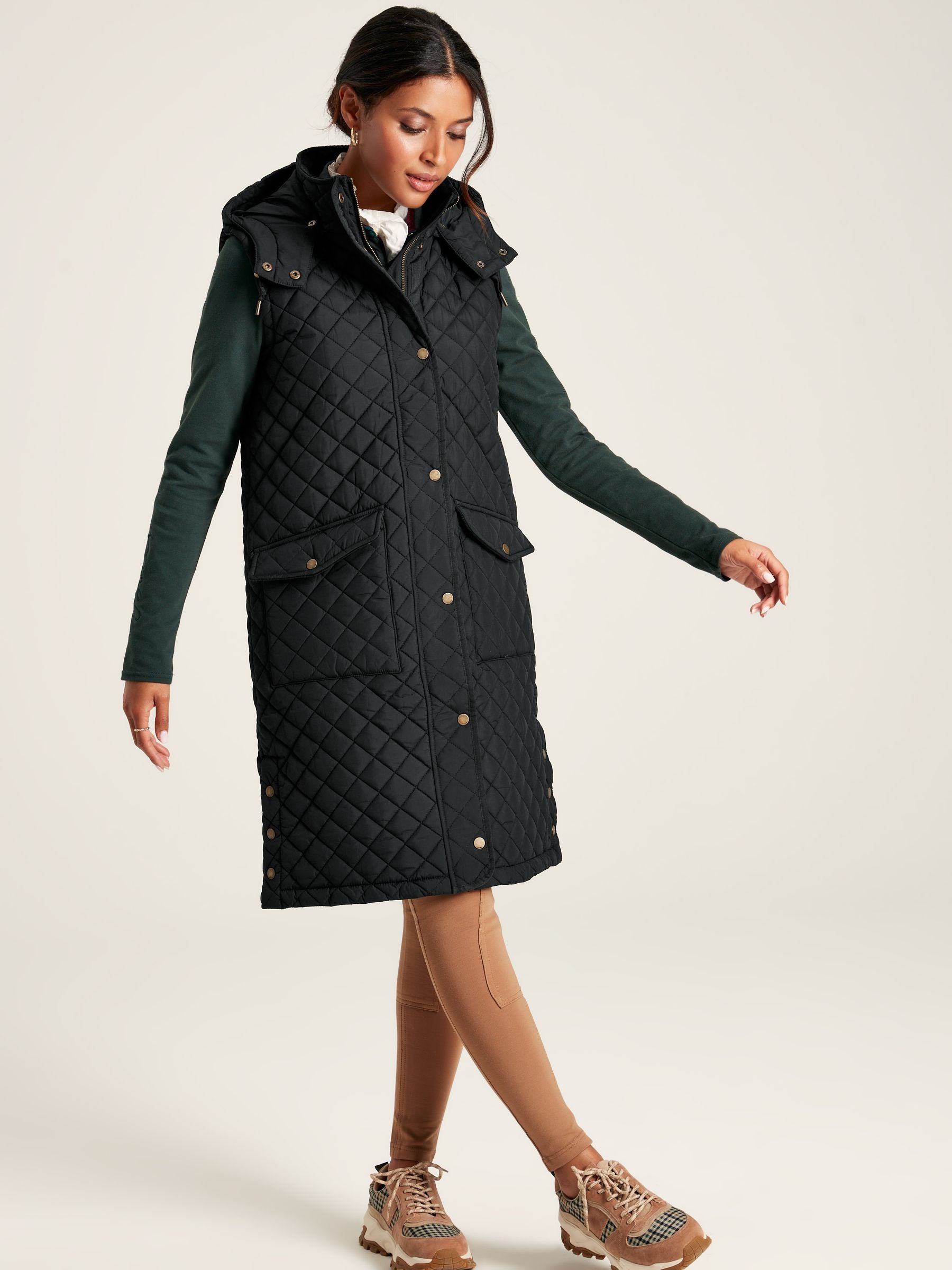 Chatsworth Black Showerproof Longline Diamond Quilted Gilet - Black
