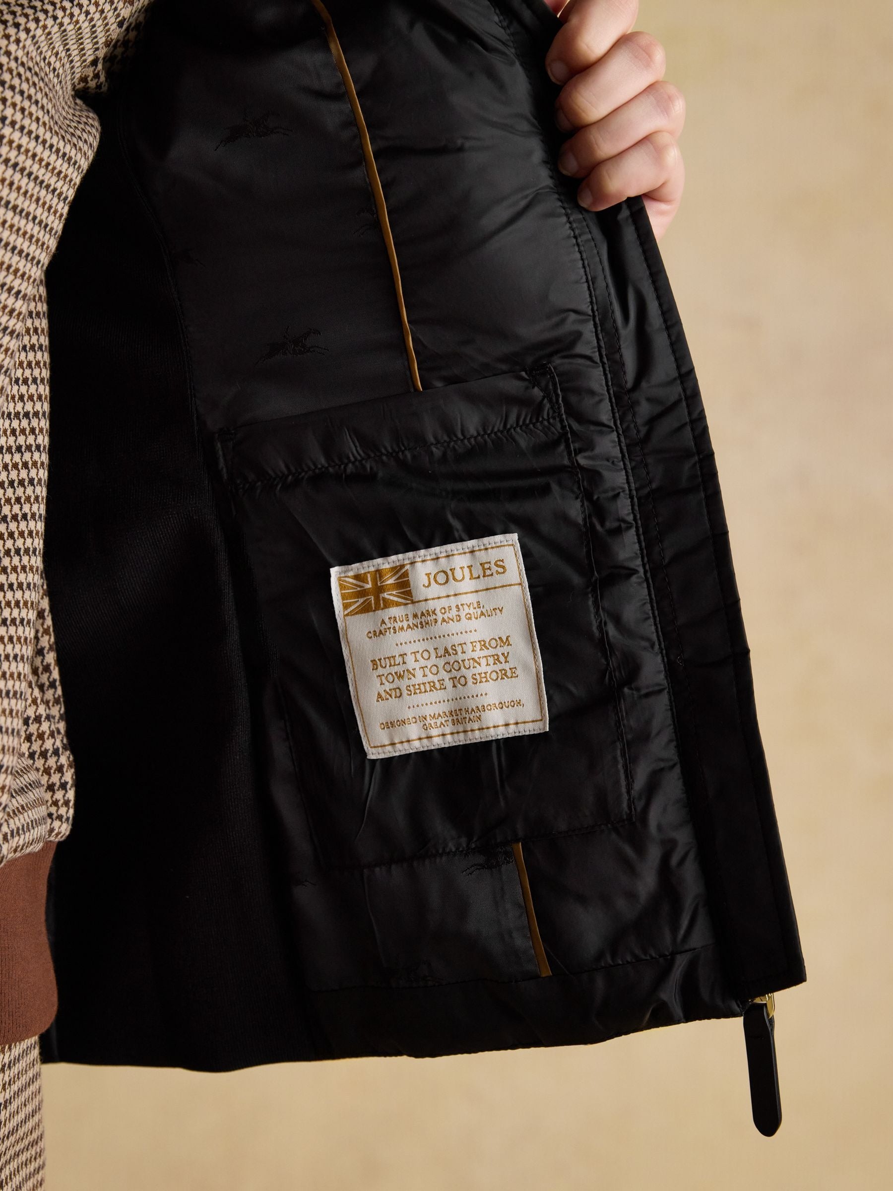 Braemar Luxe Black Showerproof Diamond Quilted Gilet