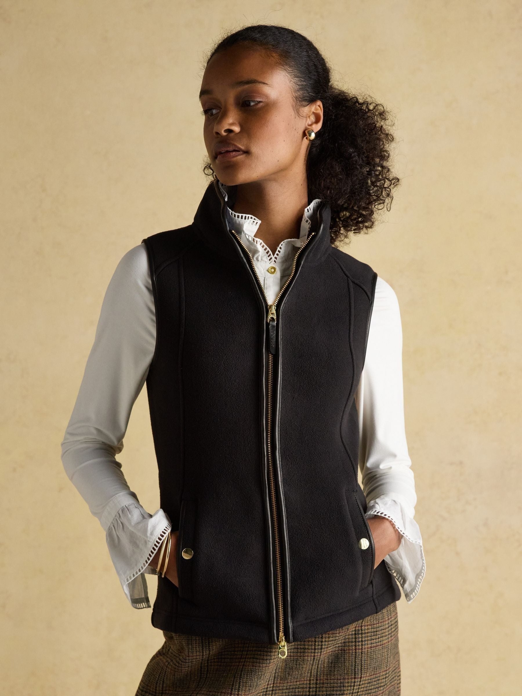 Heritage Black Regular Fleece Gilet