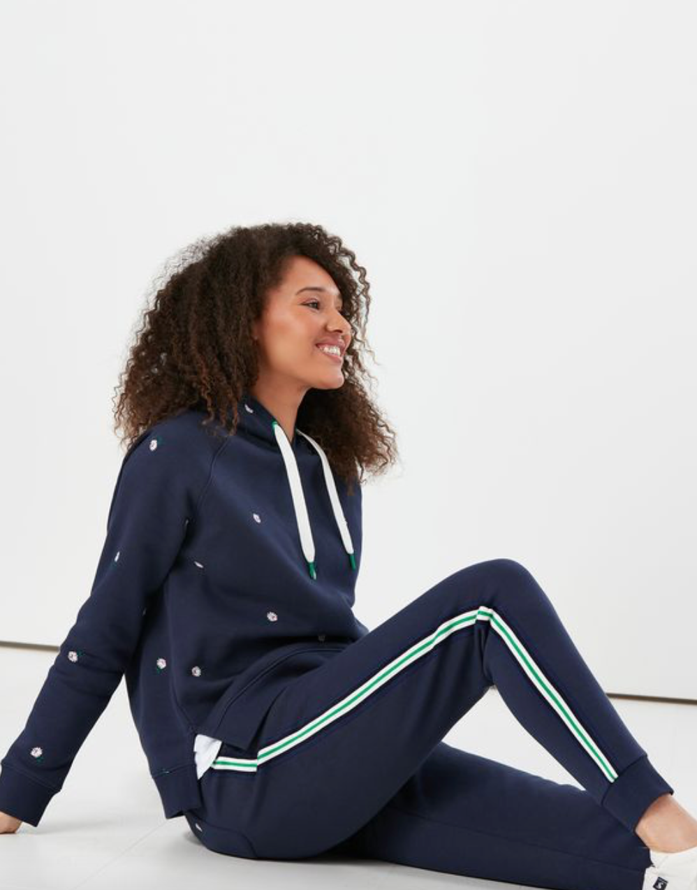 Rowley Hooded Sweatshirt in Embroidered Navy Ditsy