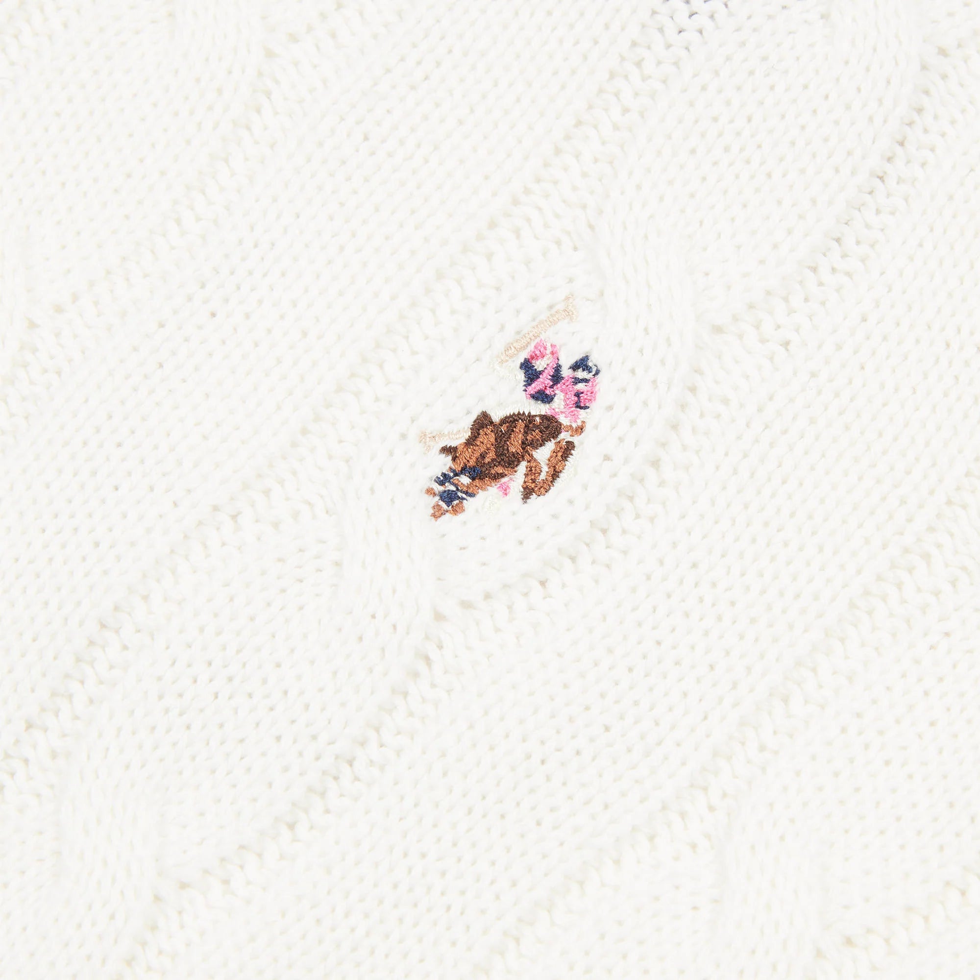 Womens Crew Neck Cable Jumper in Marshmallow