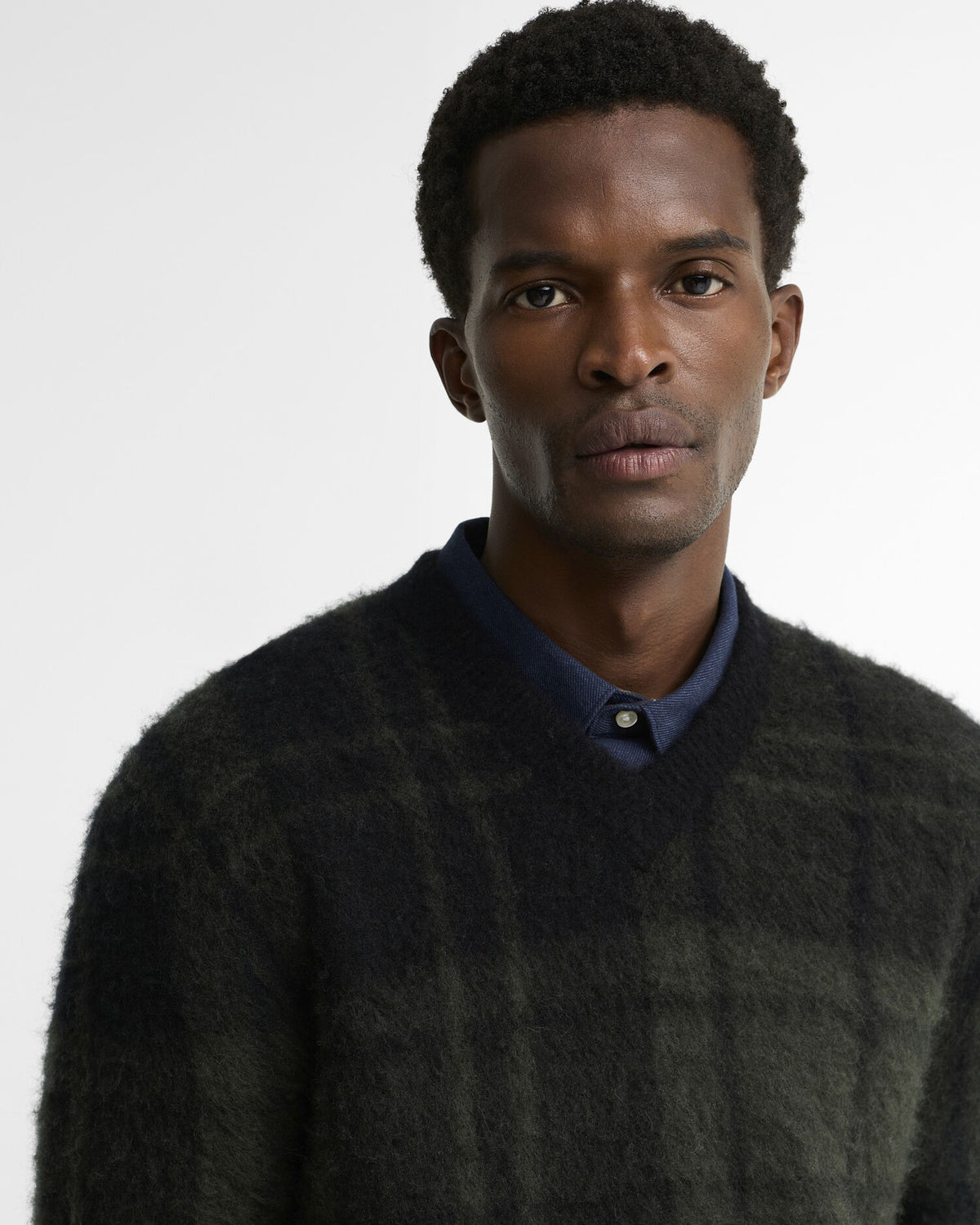 Hunham Tartan V-Neck Jumper - Black
