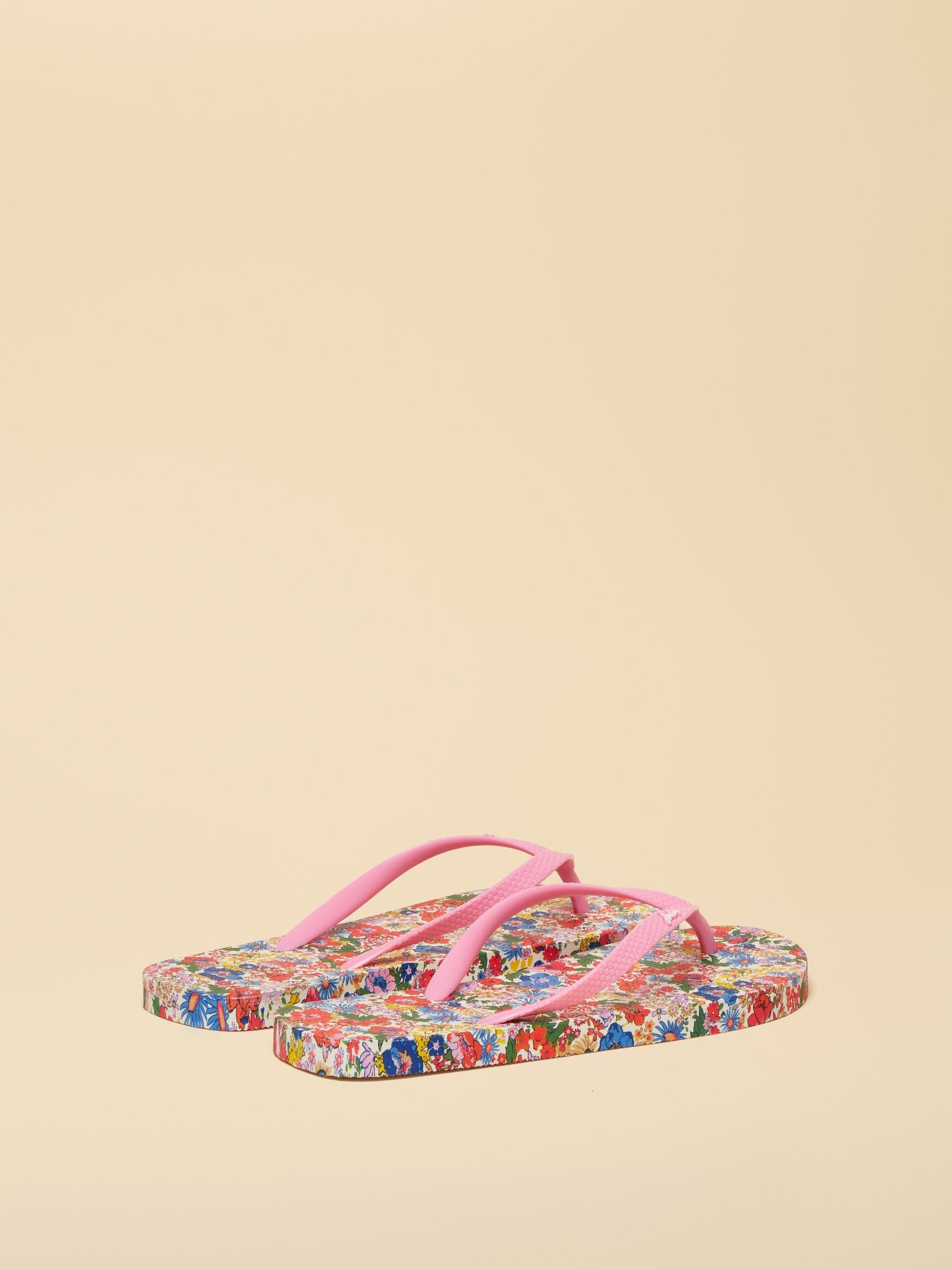 Sandy Ditsy Printed Flip Flops
