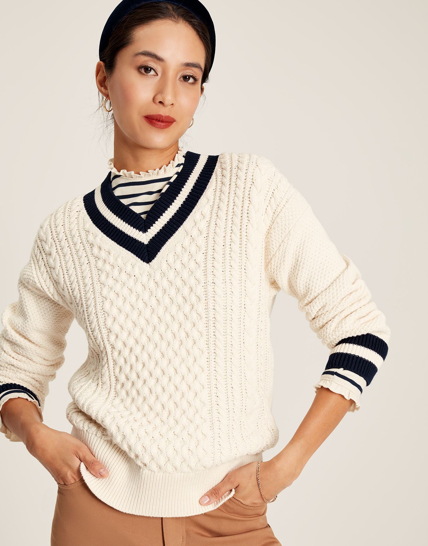 Dawson V-Neck Cricket Jumper - Cream Navy